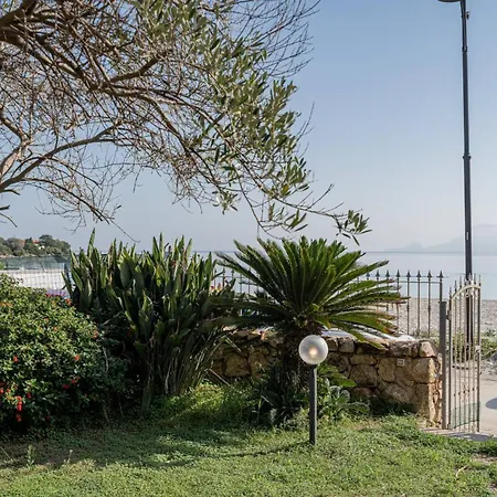 아파트 Loft Delle Brezze By Wonderful Italy 올비아